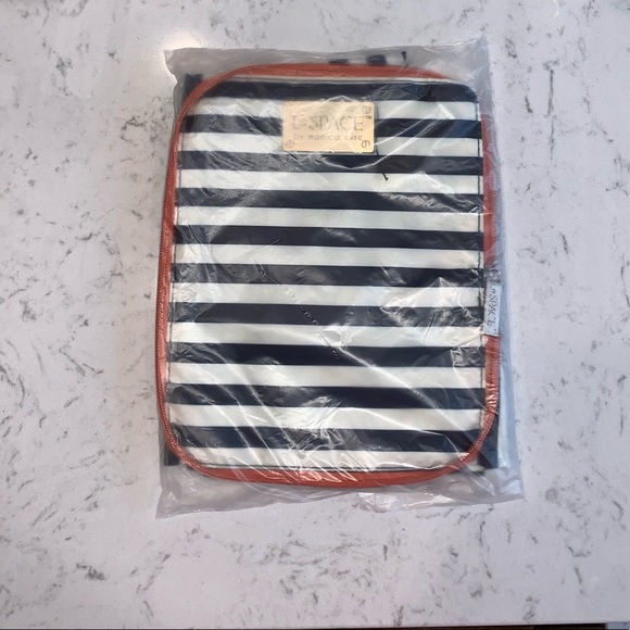 L*Space Swimwear Foldable Reusable Shopping Tote - Picture 4 of 5